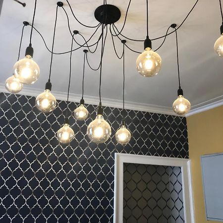 Central City Pad One Bedroom Plus Double Sofabed باث المظهر الخارجي الصورة