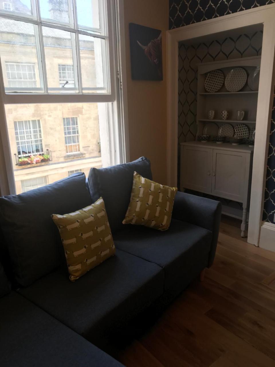 Central City Pad One Bedroom Plus Double Sofabed باث المظهر الخارجي الصورة