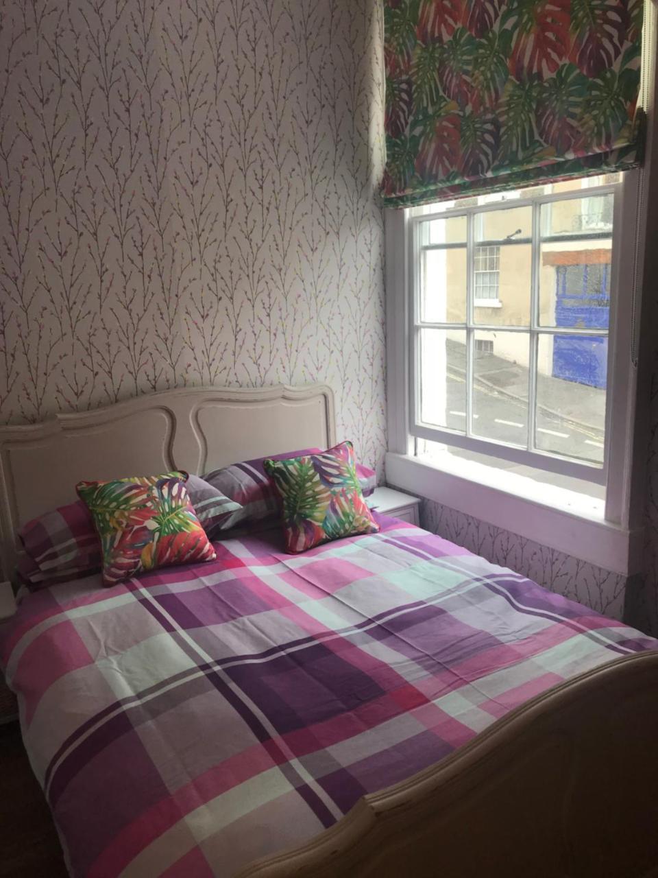 Central City Pad One Bedroom Plus Double Sofabed باث المظهر الخارجي الصورة