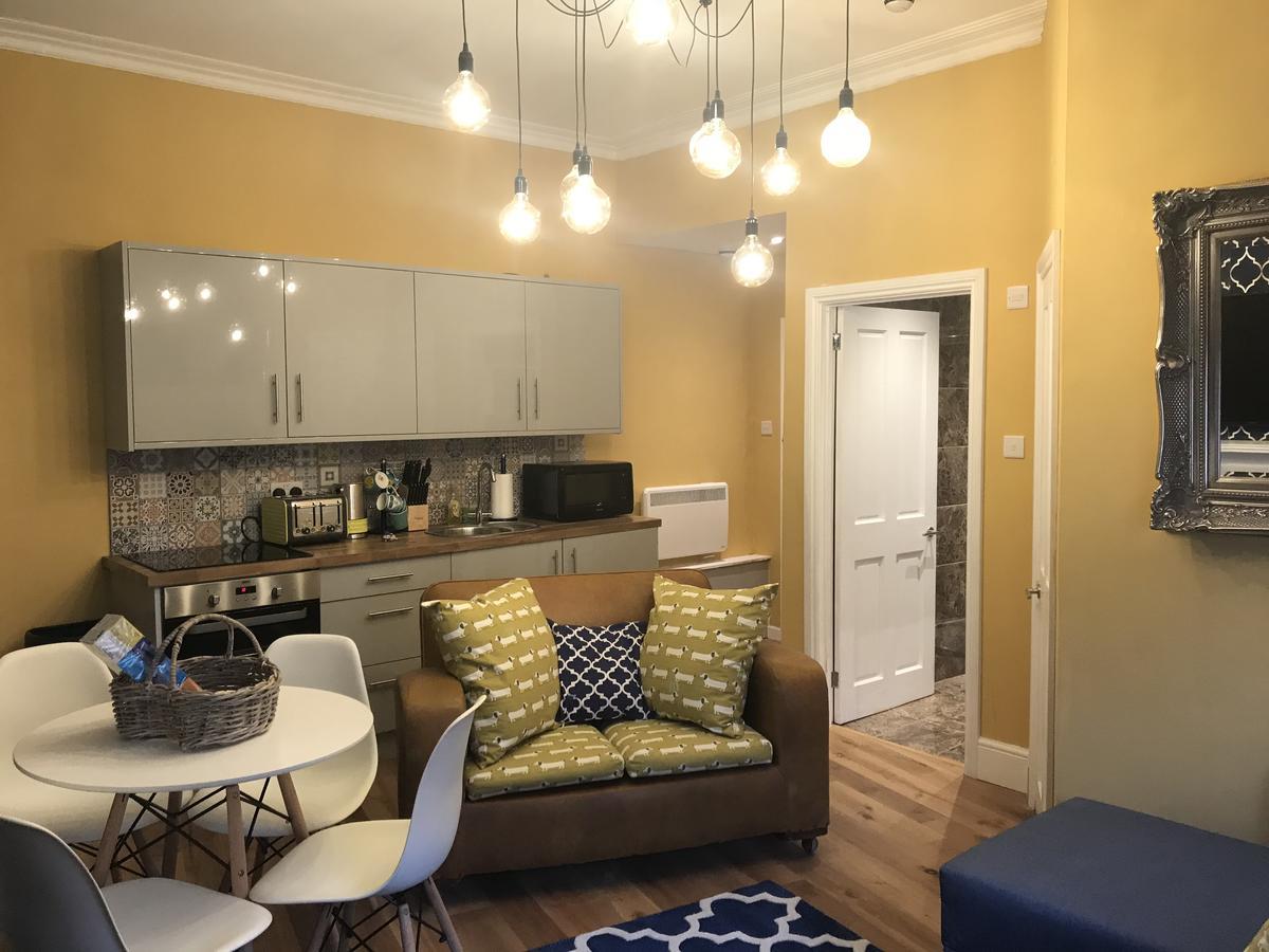 Central City Pad One Bedroom Plus Double Sofabed باث المظهر الخارجي الصورة